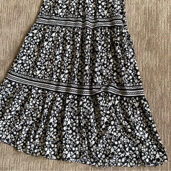 Max Studio Black and White Botanical Print Maxi Dress Coastal Cowgirl - Picture 6 of 9